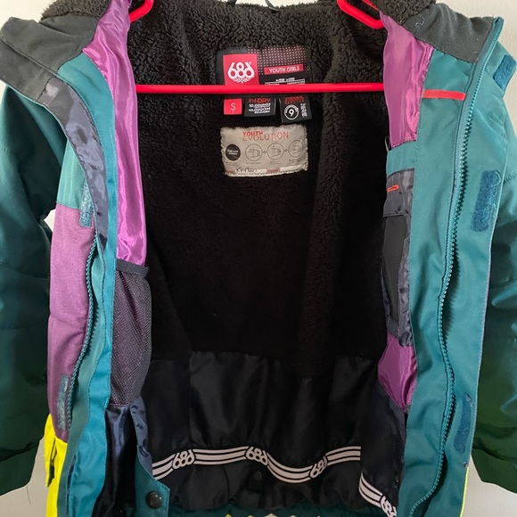 686 Girls Polly Snowboard Jacket size Small - Picture 2 of 6